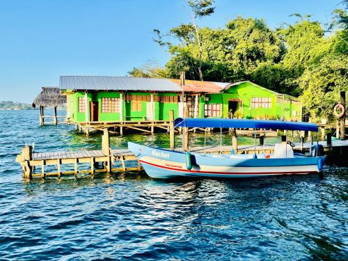 HOTEL BACKPACKERS RIO DULCE