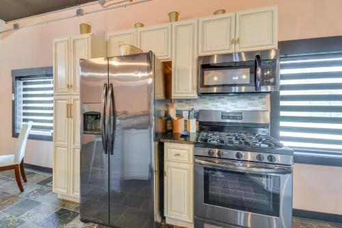 Finger Lakes Condo about 4 Mi to Lake and Boat Ramp in Seneca Falls, USA