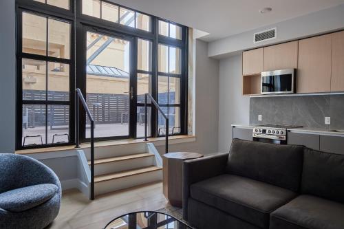 1 king bed, 1 sofa bed