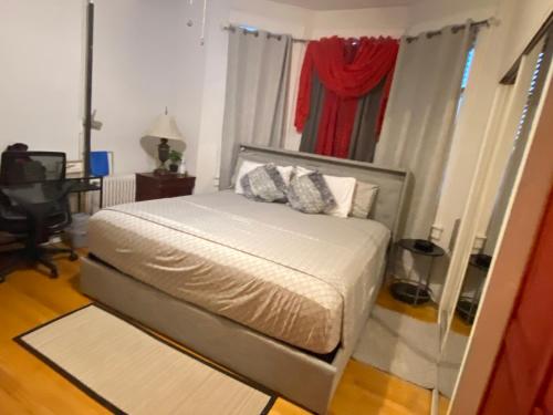 Room in Guest room - 7privateroom Jacuzzimassage Sitparking15mins2ny in North Bergen, USA