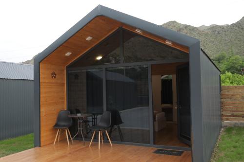 Зовнішній вигляд готелю, NICE HOUSE HOTEL Meghri in Meghri