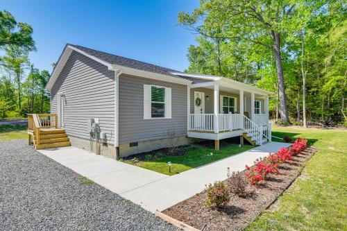 . Family-Friendly Home with Deck Near Colonial Beach!
