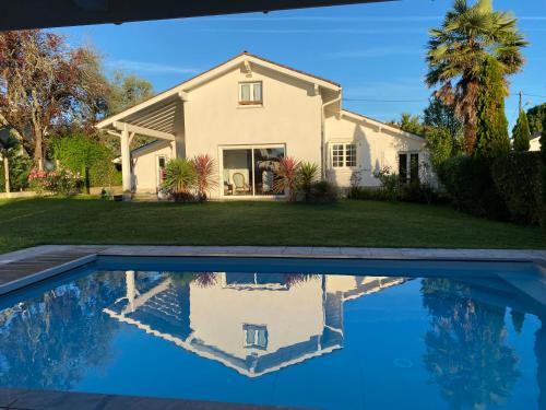 villa spacieuse avec piscine sur cote basque Anglet - Location, gîte - Anglet