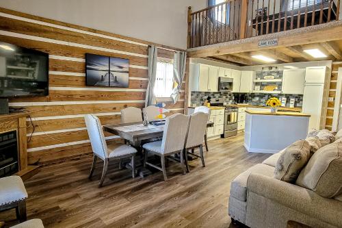 Escape at the Lake in Dandridge, USA