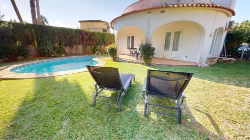 Villa Domus by Oliva Nova