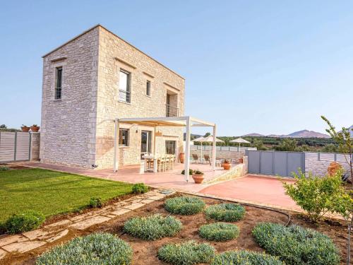 Magnificent Crete Villa | Villa Isla Bonita | Private Furnished Terrace & Grand Heated Pool | BBQ | 2 Bedroom | Mylopotamos