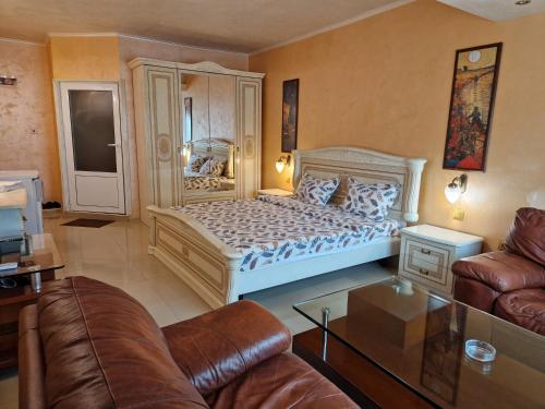 Хотел-ресторант Астория in Pazardzhik