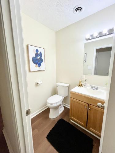 Charming 3BR 1.5BA Cozy Haven in Rome, USA