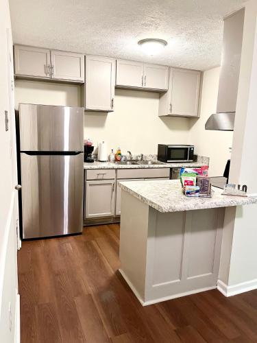 Charming 3BR 1.5BA Cozy Haven in Rome, USA