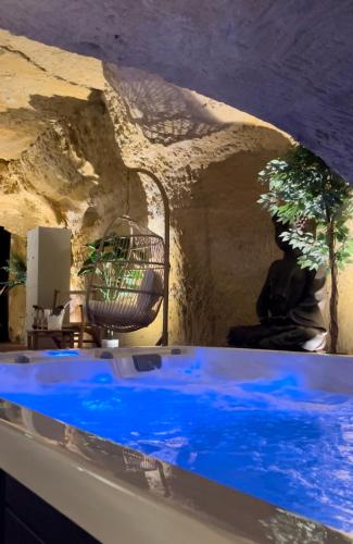 Pezsgőfürdő, Boutique Hotel Le XII - Douze de Luynes in Luynes