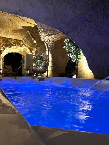 Pezsgőfürdő, Boutique Hotel Le XII - Douze de Luynes in Luynes