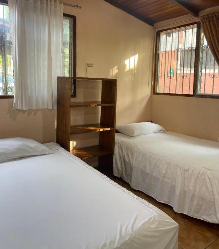 2 bedrooms, 3 beds