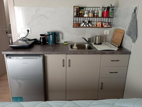 주방, Friends' place Trikala in 아기오이 아나르기로이