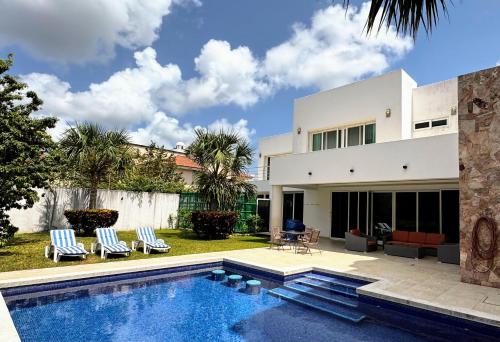 Casa Jounieh - Unique 4 Bedrooms+Pool in Cozumel, Mexico