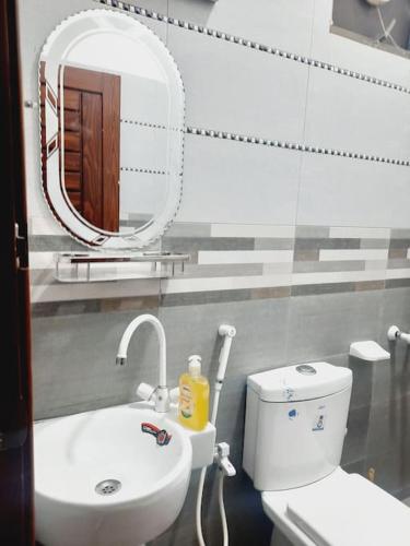 Exclusive Homes 2 Bed in DHA Karachi - image 11
