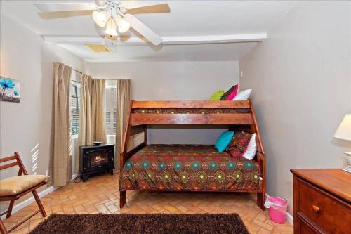 The Ponderosa 4 Bedroom escape in La Quinta, USA