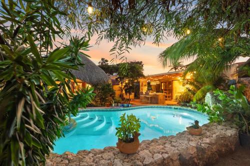 Villa Laurence Aruban Oasis Footsteps To Ocean