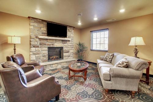 Cobblestone Hotel & Suites - Salem - image 6