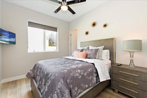 Modern 3 bdrm 3 Bth stunner! in La Quinta, USA