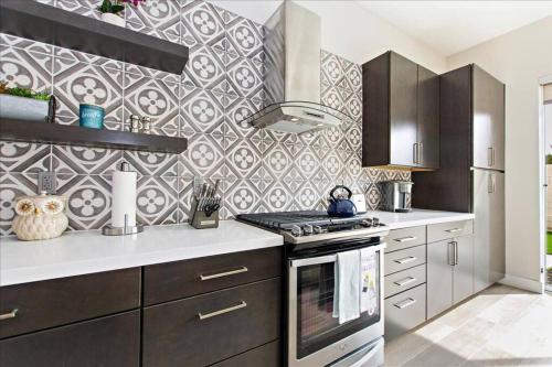 Modern 3 bdrm 3 Bth stunner! in La Quinta, USA