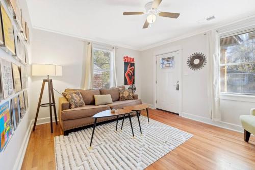 Retro 1BR for 4 with King Bed near Zoo and Liberty Bowl