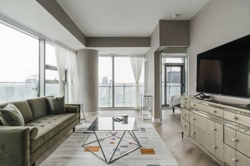 Billion Dollar CN Tower view 2Bed 2Bath W/Parking