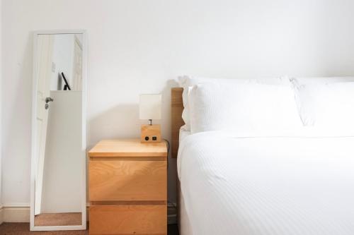Double bedroom in Clapham, Londyn (zdjęcie 2)