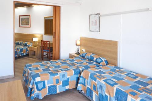 Nautilus Hotel - image 2