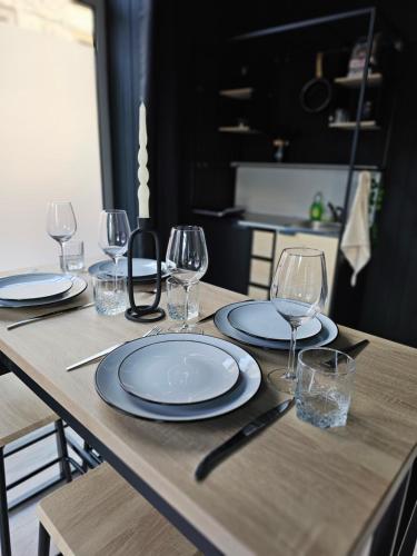المرافق, BLACK BOX CINEMA appartement avec balnéo (BLACK BOX CINEMA appartement avec balneo) in Epinal Town Center