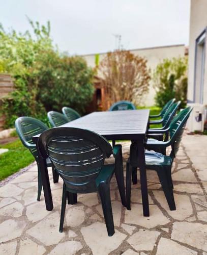 Garden, Maison Medicis - T5 Spacieuse et Calme en Ville - Emplacement Ideal in Croix-Daurade