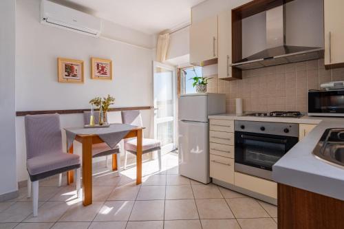 廚房, Apartments Luka, Punta Jurana in 科爾丘拉