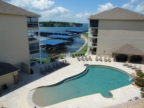 Designer Condo: Incredible View-Elevator-Dock-Pool