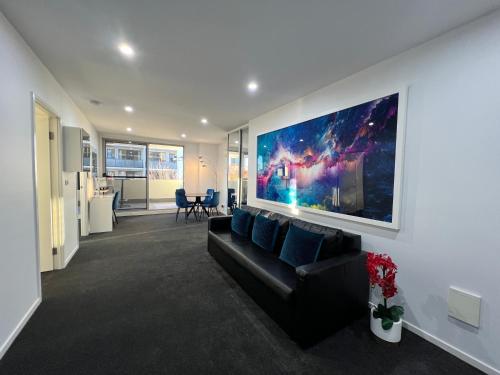 2BR Apt Gungahlin Square Luxe Central Wifi Wine SecurePark