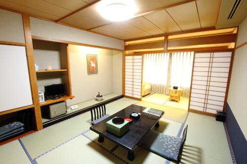 Japanese-Style Quadruple Room