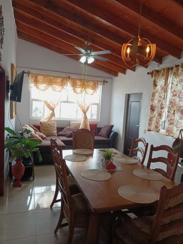 2 bedrooms, 3 beds
