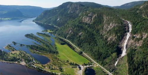 Reiårsfossen Hostel & Camping - Accommodation - Bygland