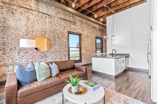Loft Apt Steps from Arch-Parking-P202 in Saint Louis, USA