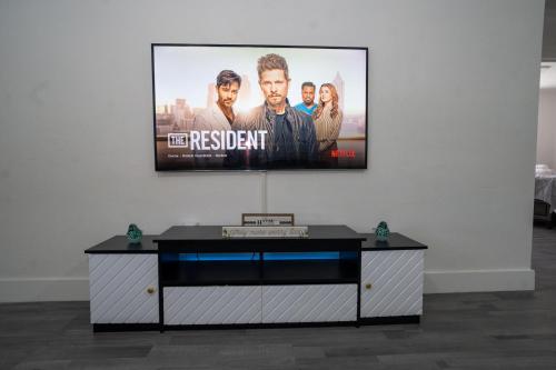 Modern 2BR Unit Near Downtown in Miami, USA