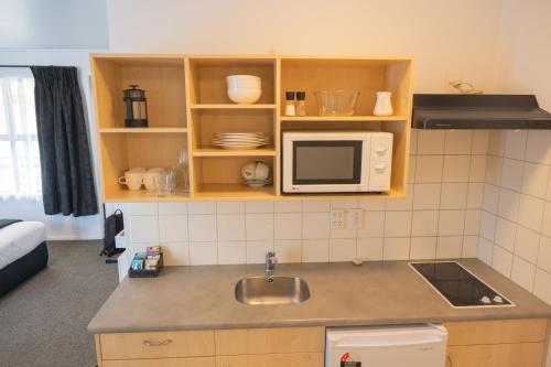 One-Bedroom Apartment with Spa Bath image 8