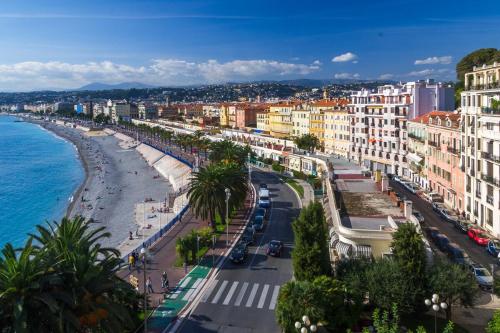 Villa moderne avec piscine vue mer à Nice Bellet (Villa moderne avec piscine vue mer a Nice Bellet) in Cremat