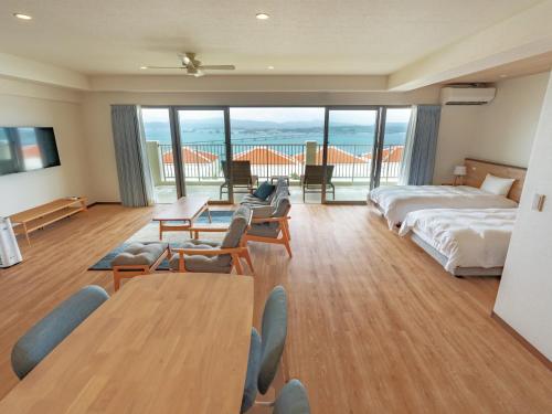 2 bedrooms, 10 beds