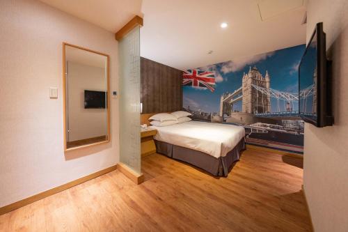 room detail thumbnail 0