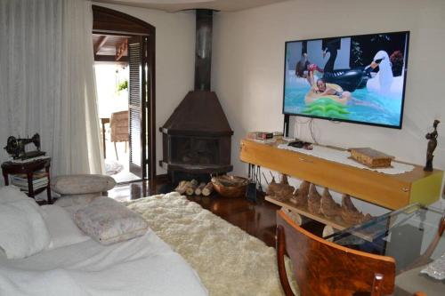 Casa chácara de lazer altos do pequeno vale (Casa chacara de lazer altos do pequeno vale) in Jardim Eldorado