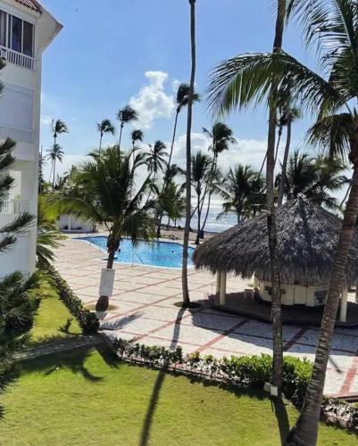 Studio with pool and view ocean