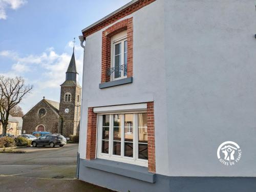 Gîte Sainte-Suzanne-et-Chammes, 5 pièces, 8 personnes - FR-1-600-242