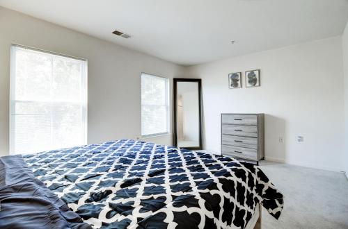Spacious Washington, D.C. Rowhome w/ free parking! Spacious Washington, D.C. Rowhome w/ free parking!