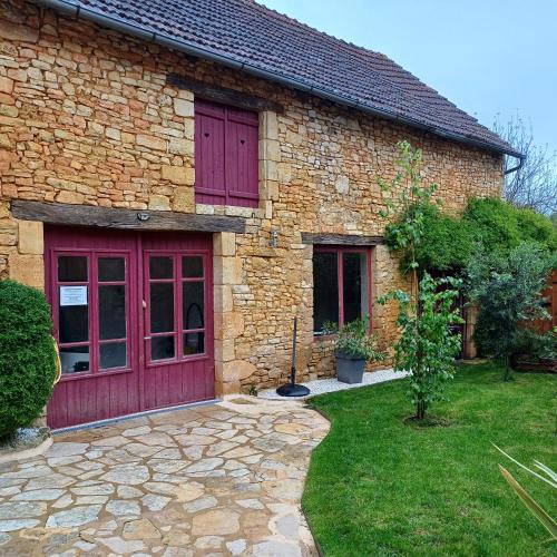 Le Sourire du Troubadour - 8 chambres - Baignade à 300 m - Salle de jeux - Poêle à bois