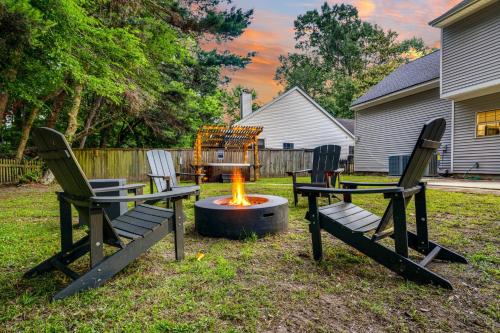 Lowcountry haven - game rm + king bds, mins 2 dwtn Lowcountry haven - game rm + king bds, mins 2 dwtn