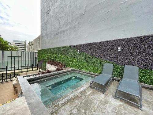 Turin 2BR Zona 10 Luxury Suite - Pool Jacuzzi Gym & View - image 5