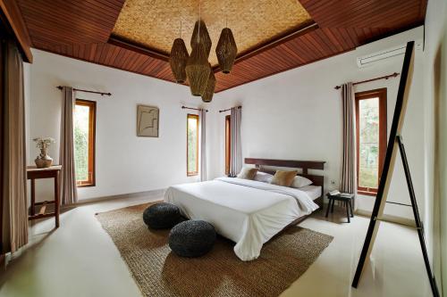 Villa Parq Ubud 2 bedrooms - Tap to explore photos